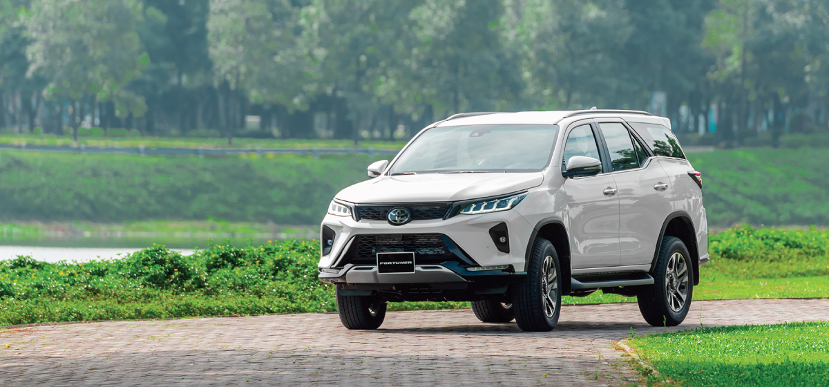 FORTUNER 2.4AT 4X2