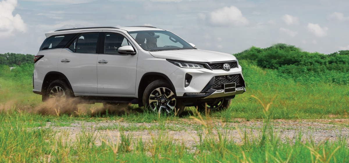 FORTUNER 2.4AT 4X2