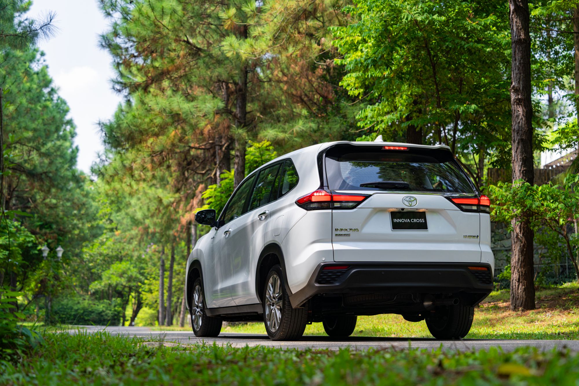 INNOVA CROSS HEV
