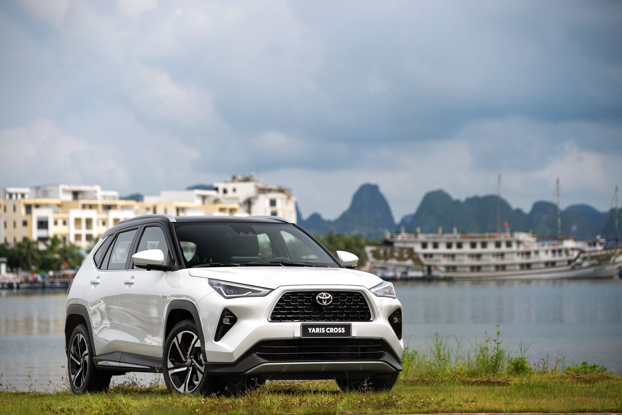 YARIS CROSS HEV
